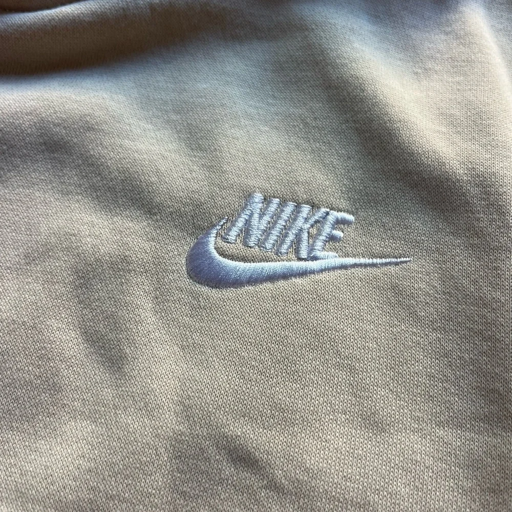 Nike Club Fleece Toddler/Kids Hoodie Sweatshirt Tan Embroidered Nike Size XS